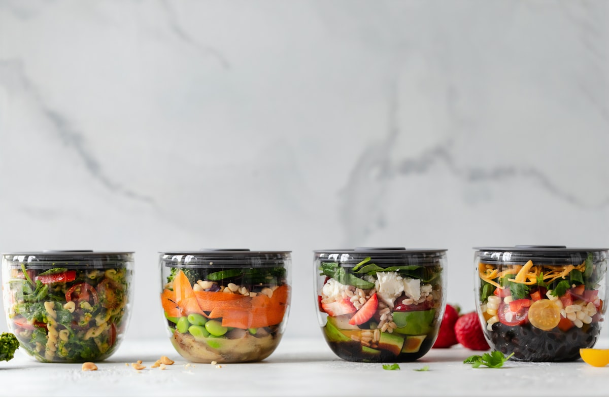 Registered nutritionist Carlos Méndez specializing in individual nutrition assessment